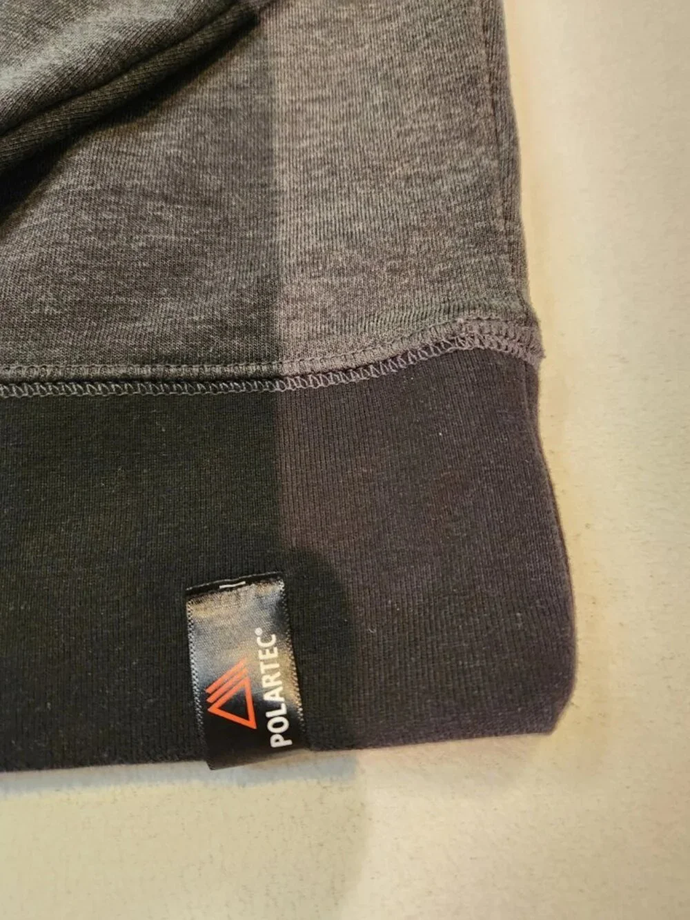 Banana Republic Polartec Gray/Black Raglan Crew Neck Sweatshirt Mens Medium